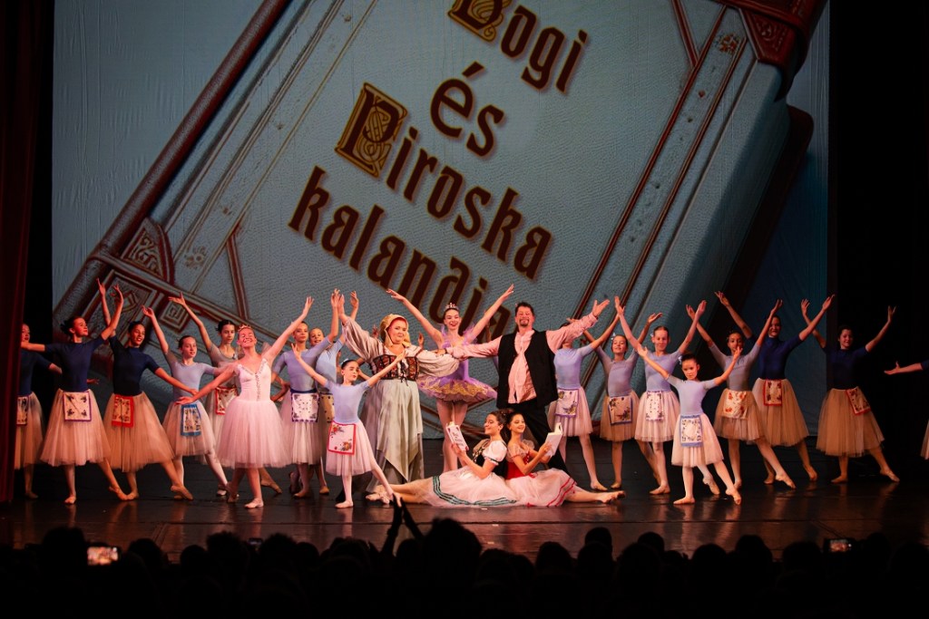 Mesebalett gyerekeknek – Bogi és Piroska&nbsp;kalandjai